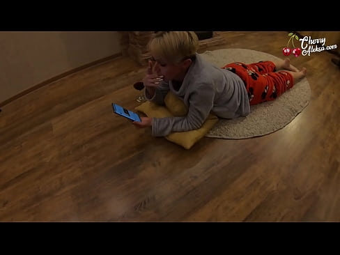 ❤️ Mcheshi Mwenye Kichaa Anayenyonya Diki Kubwa Akimnyonya na Kumdunda Juu yake - Ngono ya Mkundu Pono fb ☑